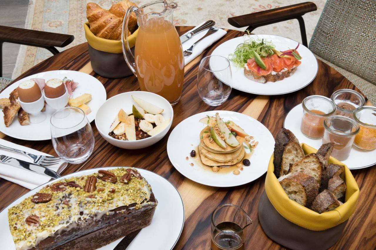 Maison Breguet Париж Экстерьер фото A selection of dishes at the restaurant