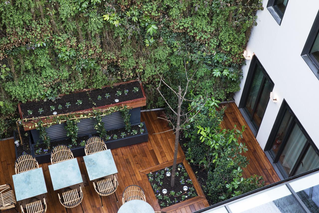 Maison Breguet Париж Экстерьер фото The courtyard at the hotel